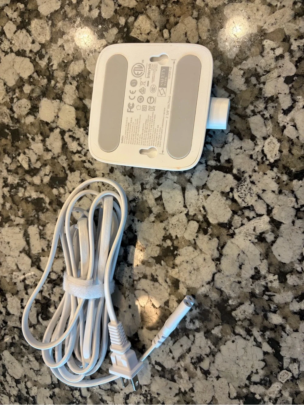 belkin White 4-Port USB Charging Hub with De-attachable Cord